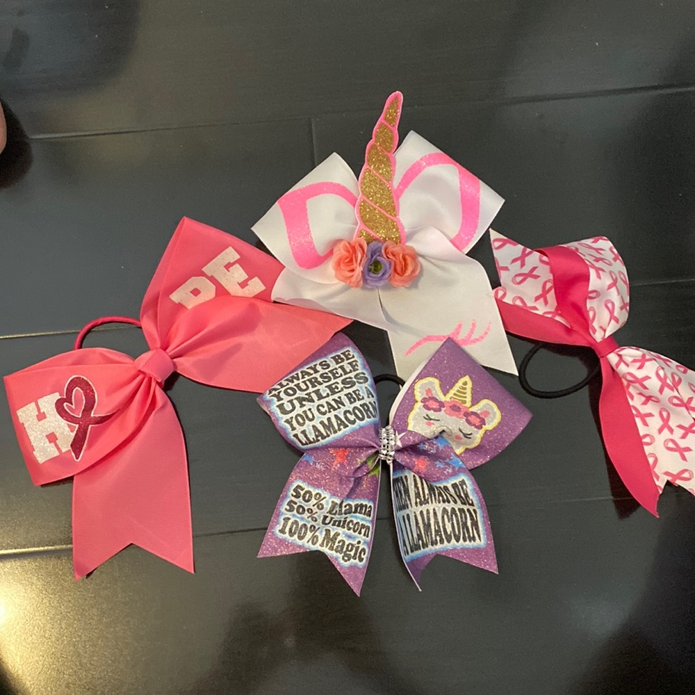 📌SOLD📌.     Lot of 4 Cheer Bows